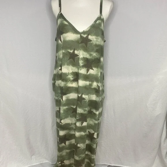 Zenana Outfitters (NWOT) Green with stars, adjustable straps pockets dress 1X - Picture 5 of 7
